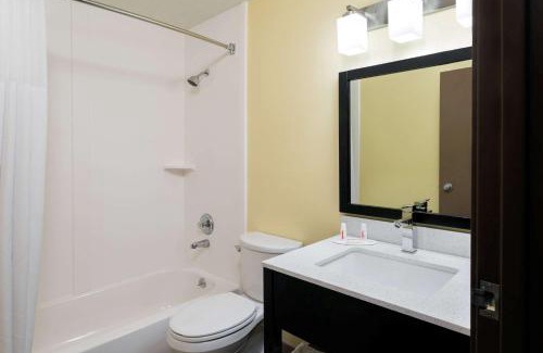 Marietta Hotel | Super 8 by Wyndham Marietta