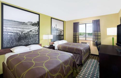 Marietta Hotel | Super 8 by Wyndham Marietta
