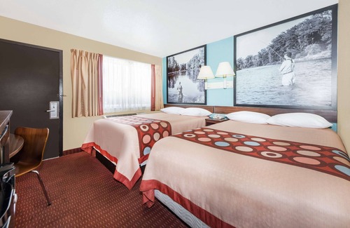 Midwest City Hotel | Super 8 by Wyndham Midwest City OK