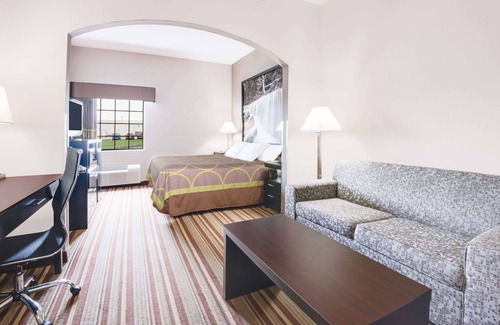 Monett Hotel | Super 8 by Wyndham Monett