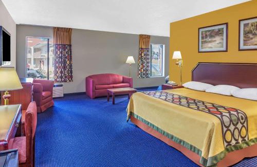 Morristown Hotel | Super 8 by Wyndham Morristown/South