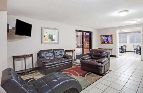 Talbot's Corner Hotel | Super 8 by Wyndham Nashville/ Dntn/ Opryland Area