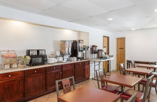 Harbor Village Hotel | Super 8 by Wyndham Pompano Beach