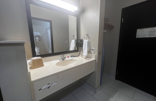 Port Arthur Hotel | Super 8 by Wyndham Port Arthur/Nederland Area