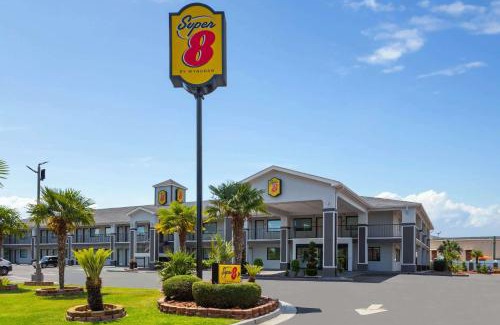 Prattville Hotel | Super 8 by Wyndham Prattville Montgomery