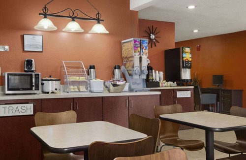 Prestonsburg Hotel | Super 8 by Wyndham Prestonsburg