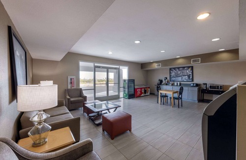 Quartzsite Hotel | Super 8 by Wyndham Quartzsite AZ