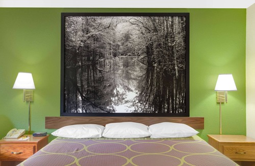 Radford Hotel | Super 8 by Wyndham Radford VA