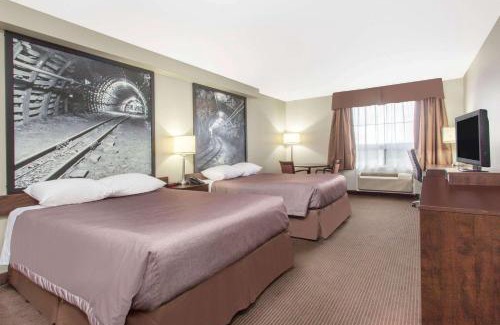 Red Lake Hotel | Super 8 by Wyndham Red Lake ON