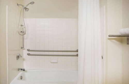 Salem Hotel | Super 8 by Wyndham Salem VA