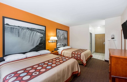 Salina Hotel | Super 8 by Wyndham Salina
