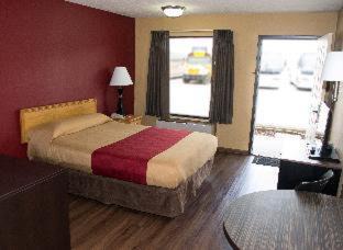 Sandusky Hotel | Super 8 by Wyndham Sandusky