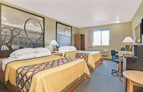 Spokane Hotel | Super 8 by Wyndham Spokane/West
