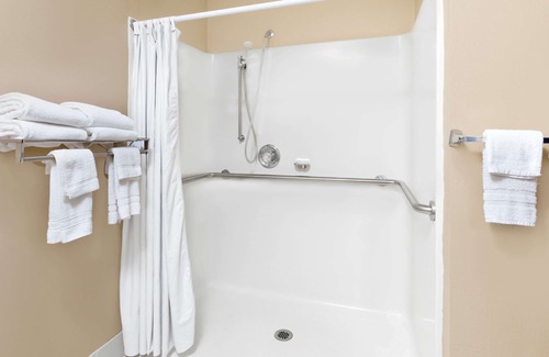 St Ignace Hotel | Super 8 by Wyndham St. Ignace