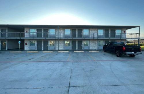 Sulphur Hotel | Super 8 by Wyndham Sulphur South