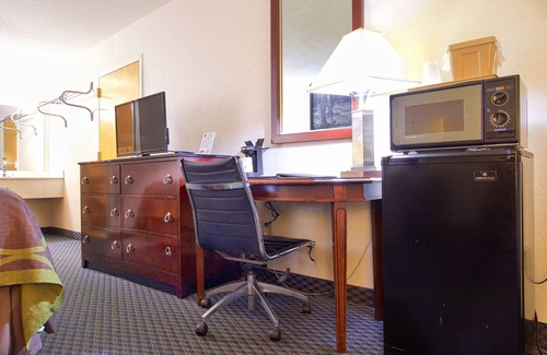 Christiansburg Hotel | Super 8 by Wyndham Christiansburg