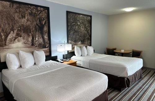 Valdosta Hotel | Super 8 by Wyndham Valdosta GA I-75