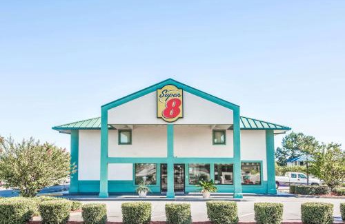 Valdosta Hotel | Super 8 by Wyndham Valdosta GA I-75