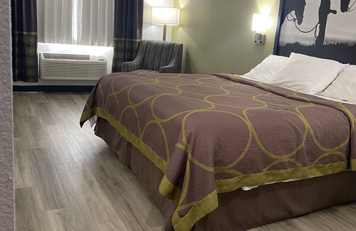 Weatherford Hotel | Super 8 by Wyndham Weatherford