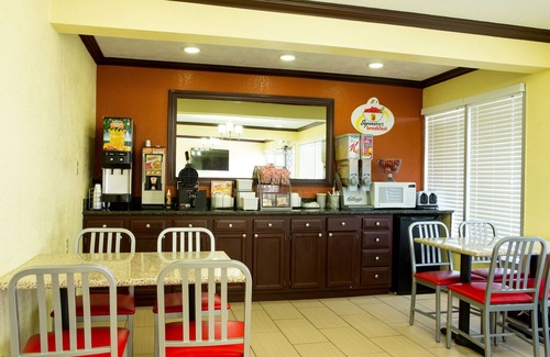 Woodward Hotel | Super 8 by Wyndham Woodward