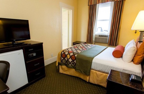 Theater District Hotel | Super 8 hotel room, in the heart of San Francisco for your Dreamforce stay.