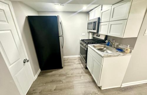 Back of the Yards House | Super Amazing Place To Stay Near Downtown! Free Parking