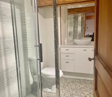Saint-Claude Apartment | Super appartement loué meublé tout équipé