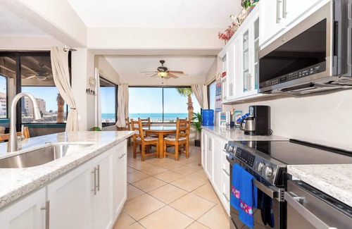 Bella Vista Condo | Super Beachfront Condo Ground Level on Sandy Beach