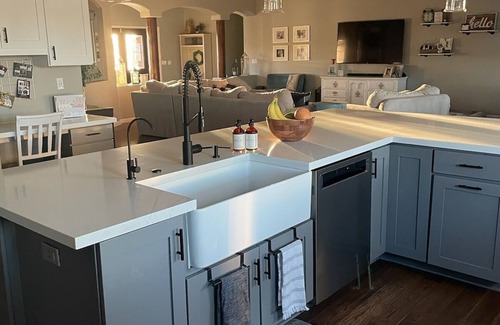 Glendale House | Super Bowl Painted Field, Hot Tub, 5 Minutes from Stadium, 1-Acre Lot