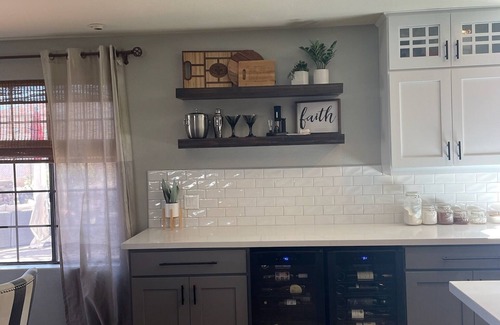 Glendale House | Super Bowl Painted Field, Hot Tub, 5 Minutes from Stadium, 1-Acre Lot