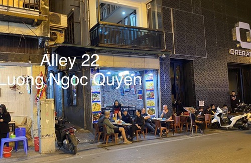 Hang Buom House | Super Centre - Hanoi All Nations Homestay std+pvr 1-2 Queen Beds