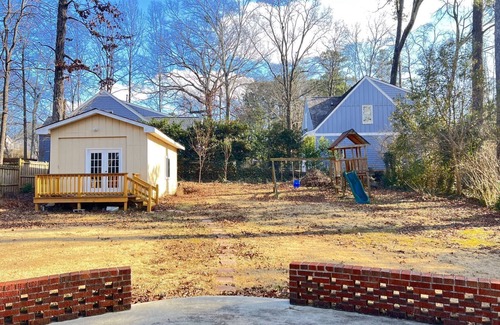North Decatur House | Super Clean! 5 minutes to Emory University! 2 minutes to Park! North Decatur!