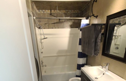 Abbott Loop House | Super clean townhouse