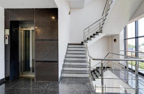 Chennai Hotel | Super Collection O Eswar Grand Residency