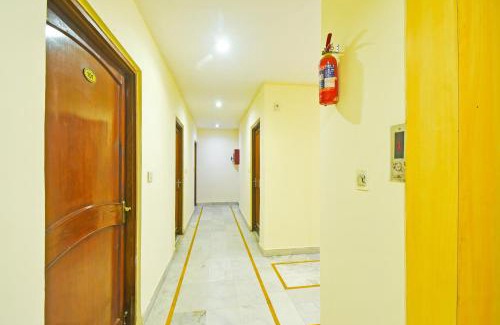 Panch Batti Hotel | Super Collection O Hathroi Market Near Dhuleshwar Garden formerly Hotel Rishi