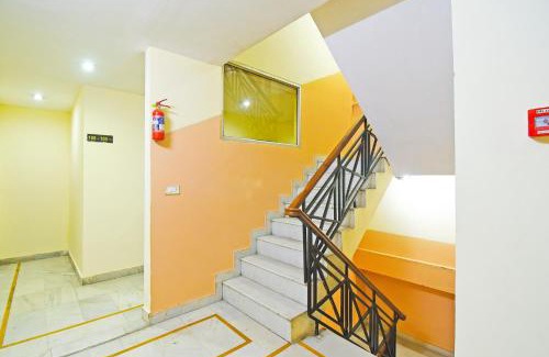 Panch Batti Hotel | Super Collection O Hathroi Market Near Dhuleshwar Garden formerly Hotel Rishi