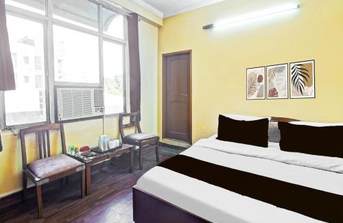 Panch Batti Hotel | Super Collection O Hathroi Market Near Dhuleshwar Garden formerly Hotel Rishi