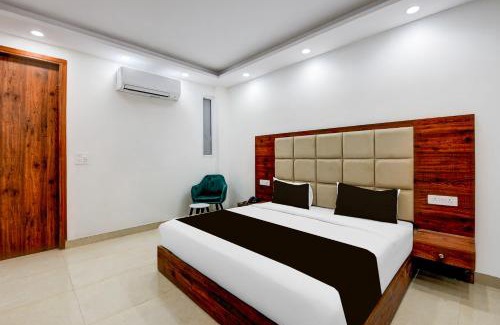 Faridabad Hotel | Super Collection O Hotel Evergreen