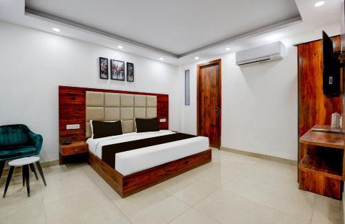 Faridabad Hotel | Super Collection O Hotel Evergreen