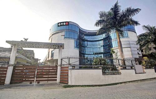 Rajarhat Hotel | Super Collection O Hotel Aqua Villa Near Netaji Subhash Chandra Bose International Airport