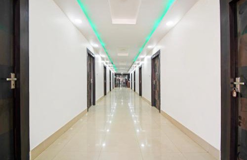 Patna Hotel | Super Collection O Raja Bazar Bailey Road