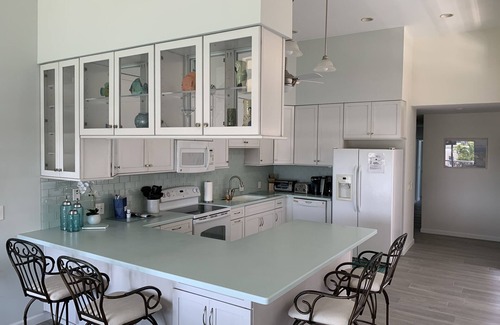 Key Colony Beach House | Super Comfy and modern with the extras!