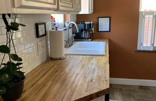Mount Lookout House | Super Comfy Cottage ~ Central Locale ~ Pet Friendly