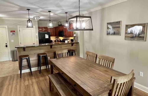 Gatlinburg Condo | Super Convenient Downtown Gatlinburg Condo! Short Walk to the Strip!