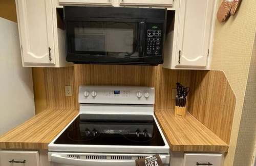 Katy House | Super Cozy 4 Bedroom by Premier Host - Sleeps 10
