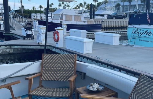 Key West Boat Rental | Super-cozy boat in 5 Star Key West Marina.