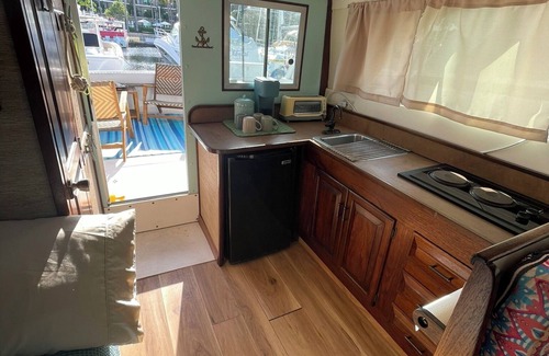 Key West Boat Rental | Super-Cozy boat in Key West!