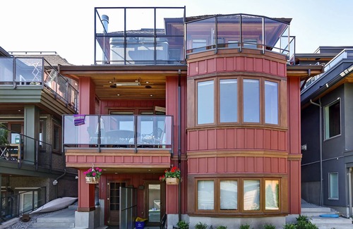 West Point Grey Apartment | Super cute 2 bedroom suite in Point Grey