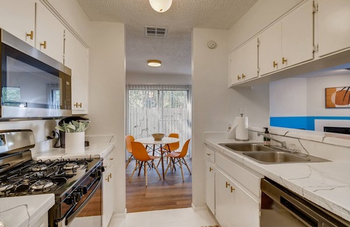 Franklin Park House | Super Cute Austin Hideaway - Minutes to Downtown