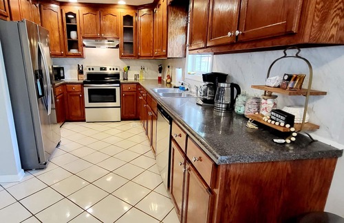 Pine Forest House | 🌟Super Cute & Comfy Charmer; Baby-Friendly; 7 miles to Ft Liberty🌟